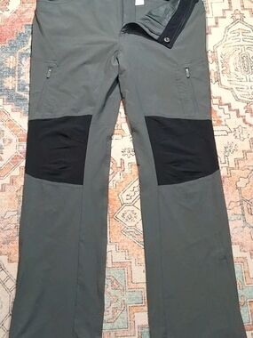Men's Two-Tone Cargo Pants — Gray with Black Knee Panels